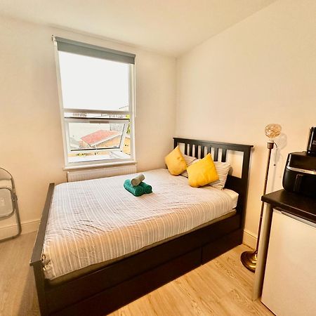 Lovely Self Contained Studio Now Available London Exteriör bild