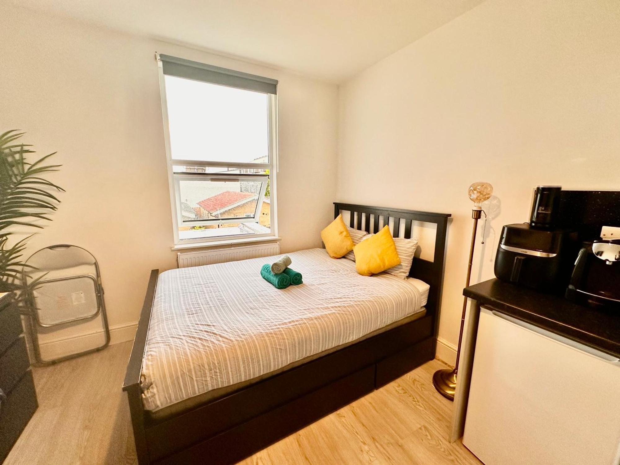 Lovely Self Contained Studio Now Available London Exteriör bild
